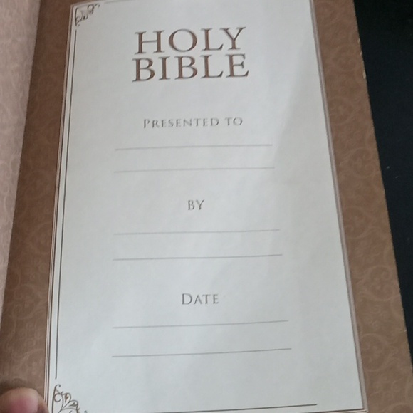 Christian Arts publishers Brown Leather Holy Bible KJV - Picture 3 of 7